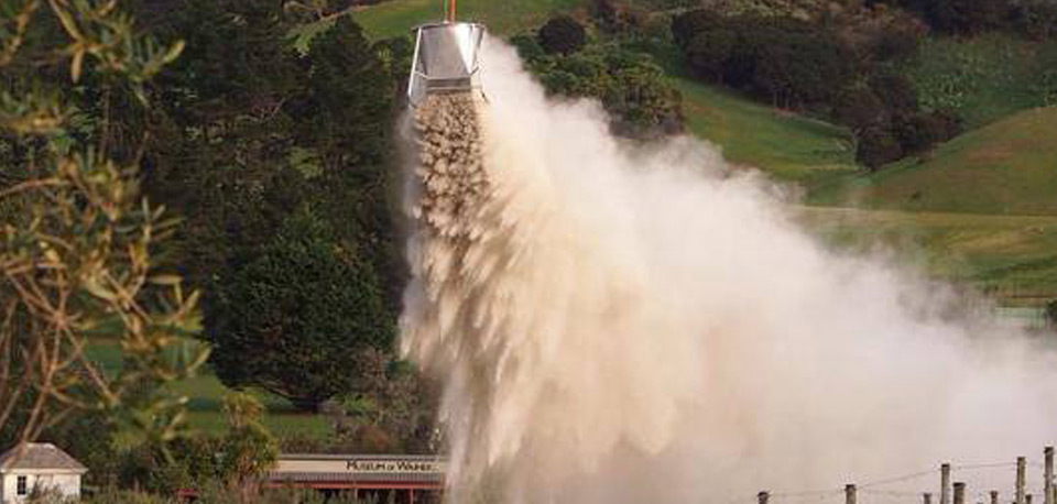 Ground-Effect Lime Bucket
